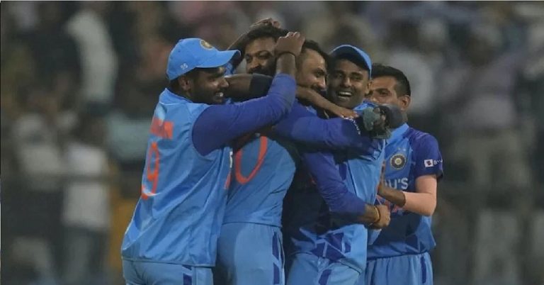 IND vs SL: दूसरे टी20 से पहले टीम इंडिया को लगा बड़ा झटका, मैच विनर खिलाड़ी हुआ सीरीज से बाहर