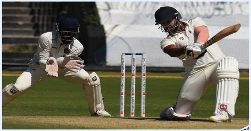 KKR के तेज गेंदबाज ने 9वें नंबर पर बल्ले से मचाया गदर, 12 चौके और 9 छक्के की मदद से ठोक दिए 122 रन